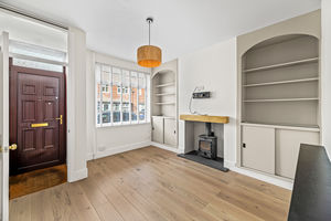 Lounge- click for photo gallery